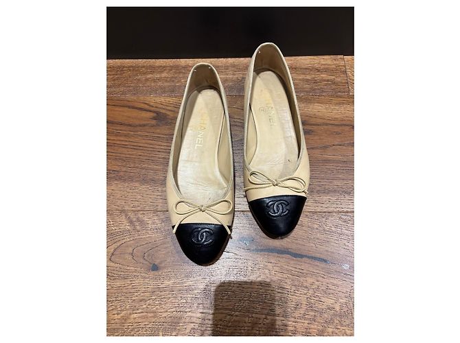 Chanel Ballerine Bicolore in Pelle Nero Beige - vista 3