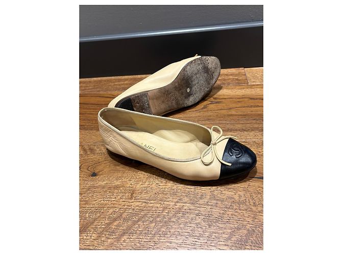 Chanel Ballerine Bicolore in Pelle Nero Beige - vista 9