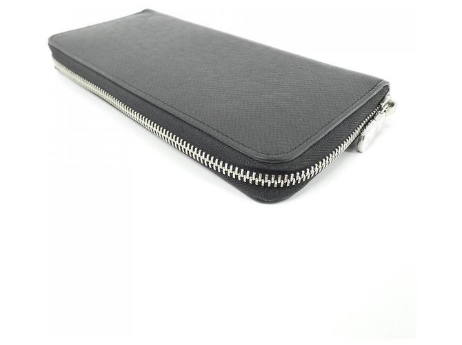 Louis Vuitton Taiga Zippy Wallet Black - view 3