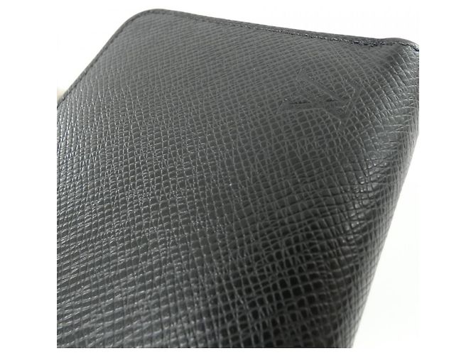 Louis Vuitton Taiga Zippy Wallet Black - view 4