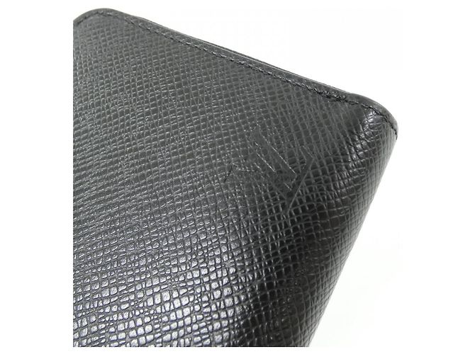 Louis Vuitton Taiga Zippy Wallet Black - view 5