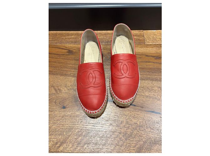 Chanel Espadrilles aus rotem Leder mit CC-Logo - Ansicht 10