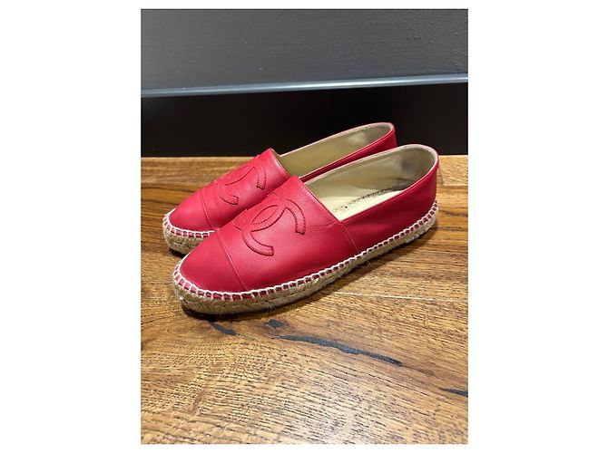 Chanel Espadrilles aus rotem Leder mit CC-Logo - Ansicht 2