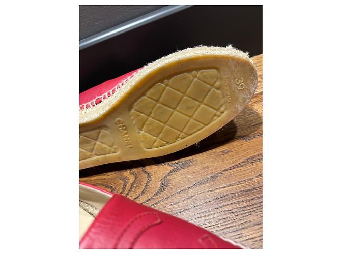 Chanel Espadrilles aus rotem Leder mit CC-Logo - Ansicht 3