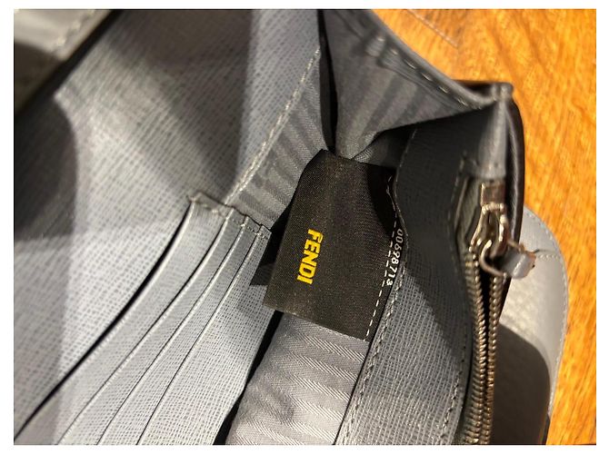 Fendi Clutch a Busta in Pelle Grigia Grigio - vista 6