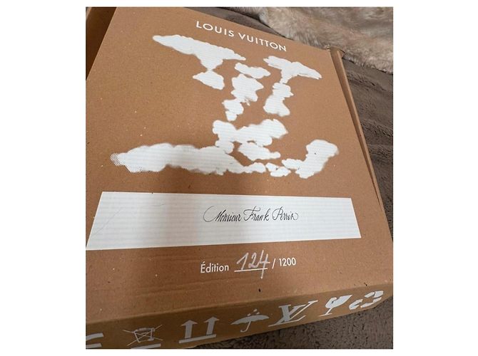 Louis Vuitton Horloge Murale Monogramme Édition Limitée Gris - vue 4