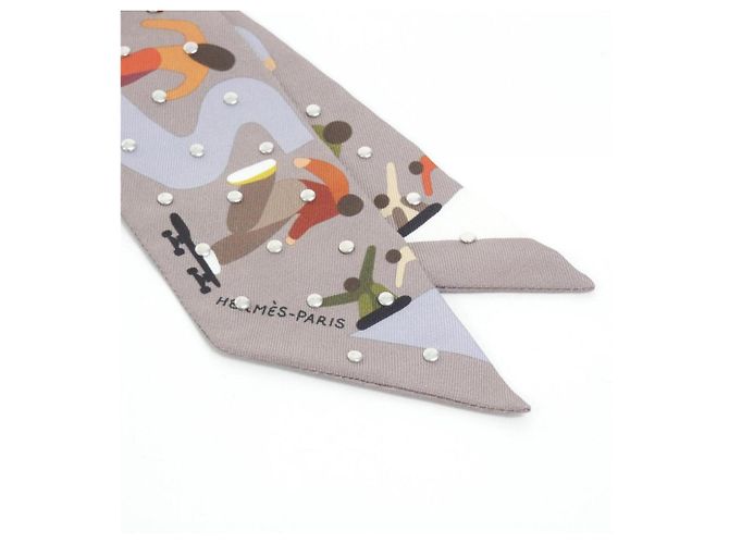 Silk In Hermès Pañuelo Twilly Cloute Hermes Beige - vista 2