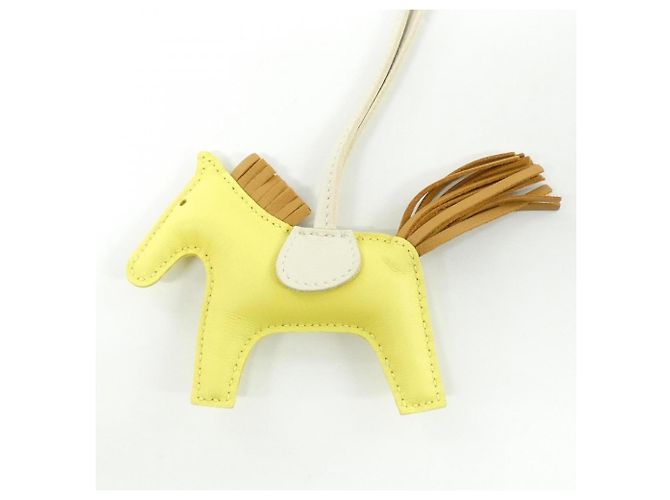 Hermès Hermes Rodeo Accessory Bag Charm PM D'oro Giallo - vista 2