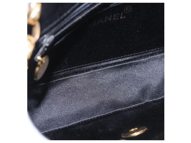 CHANEL Matelasse Chain Shoulder Bag Satin Black Gold CC Auth 187299V Nero D'oro - vista 11