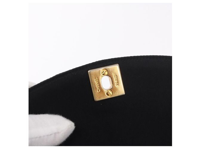 CHANEL Matelasse Chain Shoulder Bag Satin Black Gold CC Auth 187299V Nero D'oro - vista 20