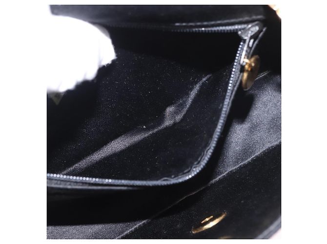 CHANEL Matelasse Chain Shoulder Bag Satin Black Gold CC Auth 187299V Nero D'oro - vista 25