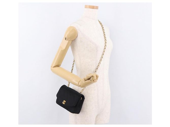 CHANEL Matelasse Chain Shoulder Bag Satin Black Gold CC Auth 187299V Nero D'oro - vista 26