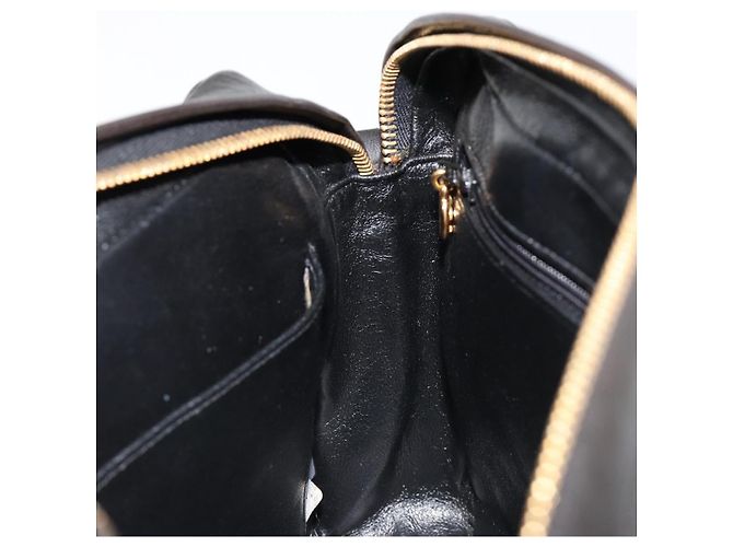 CHANEL Bolso de Hombro con Cadena de Piel de Cordero Negro y Oro Matelasse CC Auth yk20568SAV Dorado - vista 21