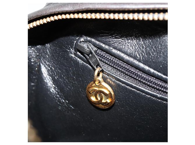CHANEL Bolso de Hombro con Cadena de Piel de Cordero Negro y Oro Matelasse CC Auth yk20568SAV Dorado - vista 22