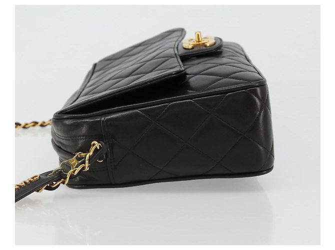 CHANEL Bolso de Hombro con Cadena de Piel de Cordero Negro y Oro Matelasse CC Auth yk20568SAV Dorado - vista 4
