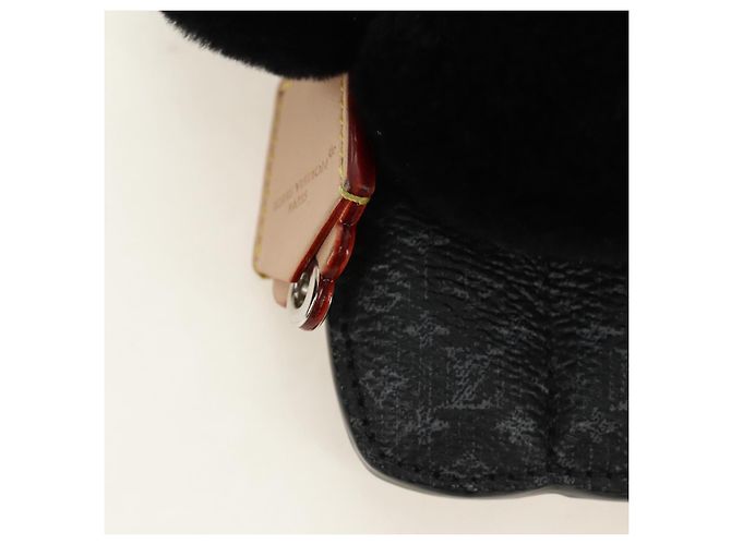 LOUIS VUITTON Monogram Eclipse Vivienne Fashionista Charm M02994 Auth 187602SM Monograma - vista 2