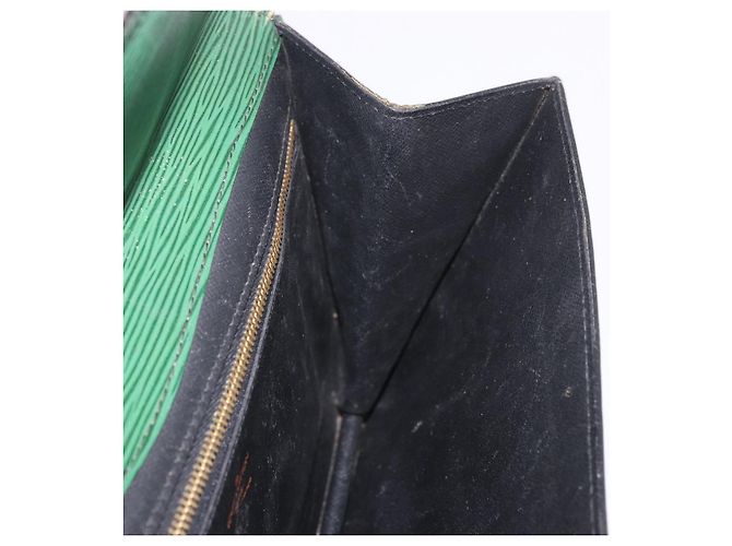 LOUIS VUITTON Epi Montaigne 27 Clutch Verde M52654 LV Auth 188920 - vista 19