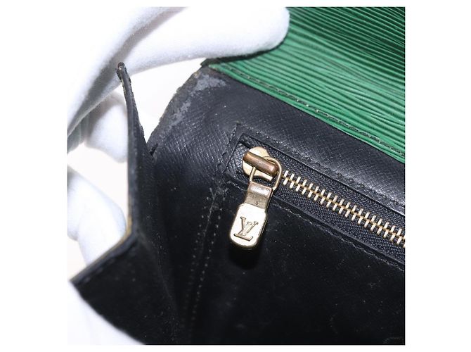 LOUIS VUITTON Epi Montaigne 27 Clutch Verde M52654 LV Auth 188920 - vista 21