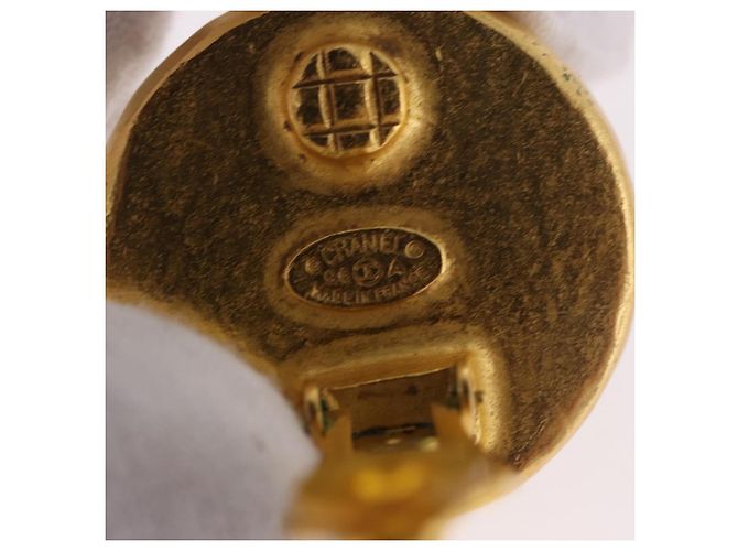 Orecchini CHANEL Metallo Tonalità Oro CC Auth BA13637M - vista 8
