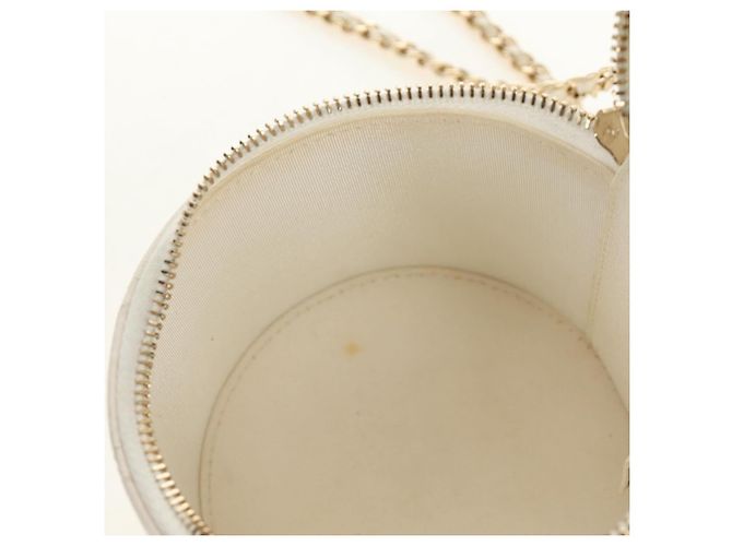 CHANEL Matelasse Chain Vanity Bag aus Lammleder Weiß Gold CC Authentisch 188894SAM Golden - Ansicht 28