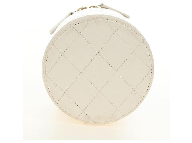 CHANEL Matelasse Chain Vanity Bag aus Lammleder Weiß Gold CC Authentisch 188894SAM Golden - Ansicht 6