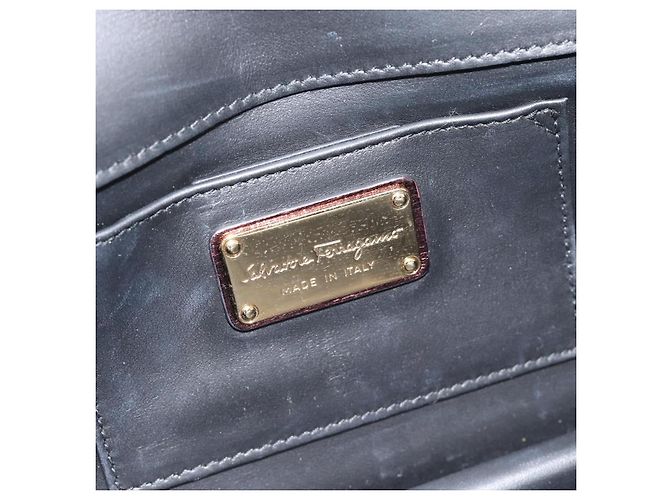 Borsa a Spalla Salvatore Ferragamo Gancini in Pelle Marrone e Oro Auth 187281V D'oro - vista 18