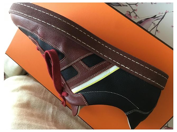 Hermès Boomerang Sneakers Pelle Bordeaux Blu 39.5 Bianco Bordò Blu scuro - vista 3