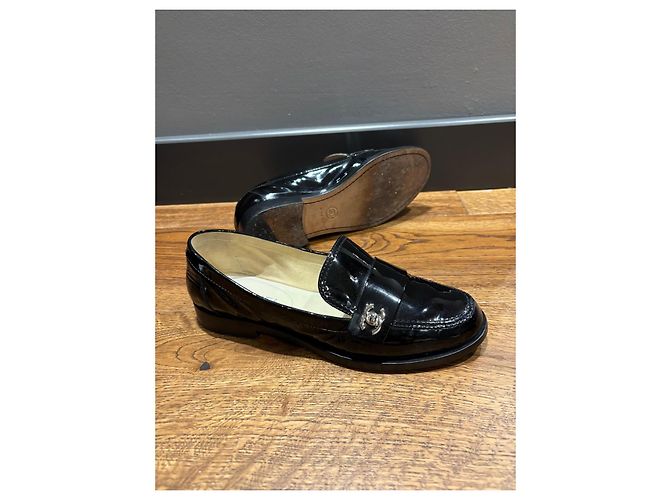 Chanel Mocassini in vernice nera CC Nero - vista 10