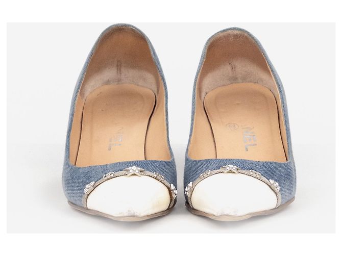 Décolleté Chanel Cap Toe CC Star Charm Kitten Heels Blu - vista 3