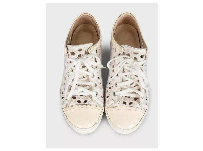 Sneakers Chanel White Perforated Textile Lace-Up EU 38 usate - vista 2