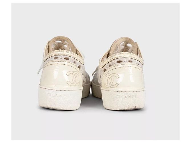 Sneakers Chanel White Perforated Textile Lace-Up EU 38 usate - vista 4
