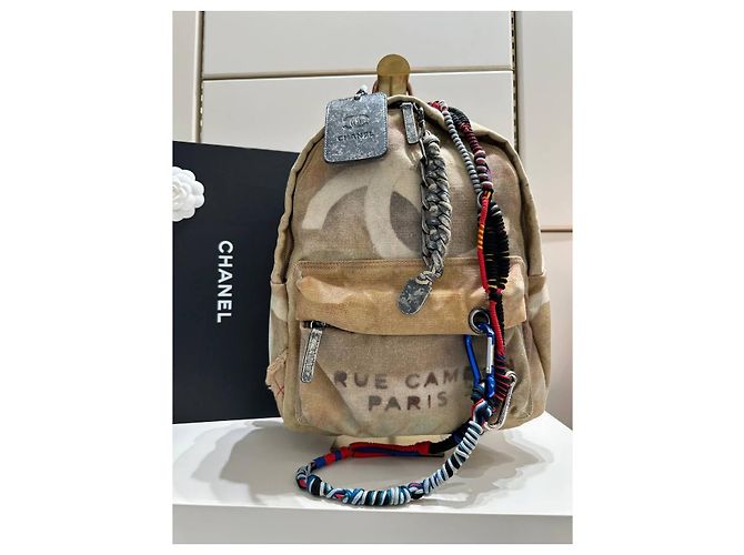 Zaino Chanel Graffiti Canvas & Leather Beige Usato - vista 5