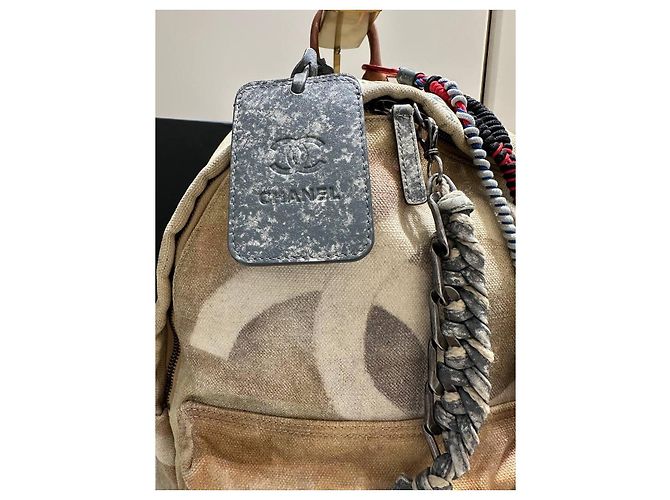 Zaino Chanel Graffiti Canvas & Leather Beige Usato - vista 6