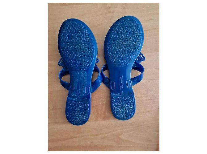 Salvatore Ferragamo Infradito in gomma blu con fiocco - vista 3