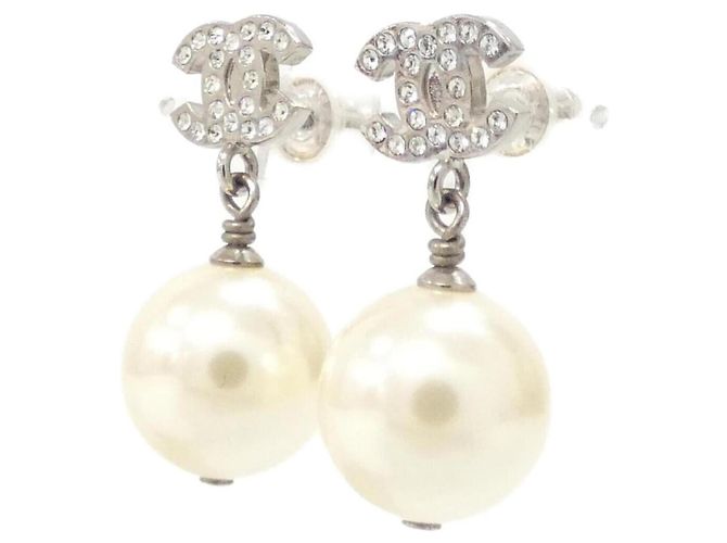 Orecchini a lobo Chanel 36138 Argento e Bianco - vista 2
