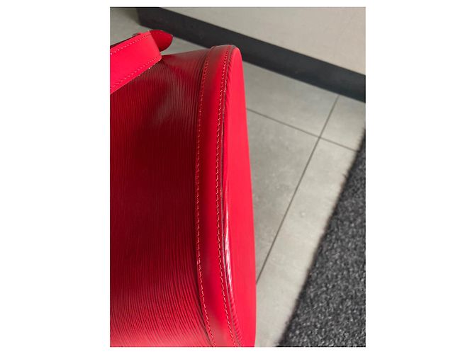 Borsa Louis Vuitton Epi Cluny Rossa Rosso - vista 13