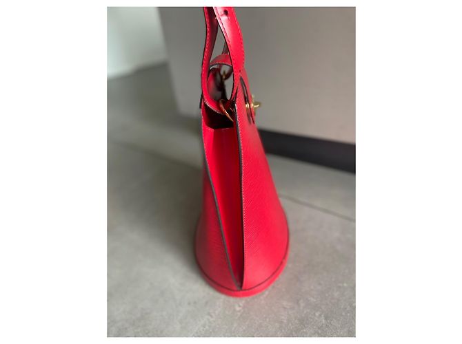Borsa Louis Vuitton Epi Cluny Rossa Rosso - vista 6