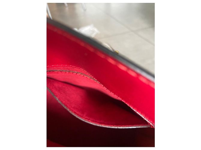 Borsa Louis Vuitton Epi Cluny Rossa Rosso - vista 7
