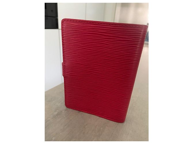 Louis Vuitton Funda de Agenda en piel Epi PM Roja - vista 3