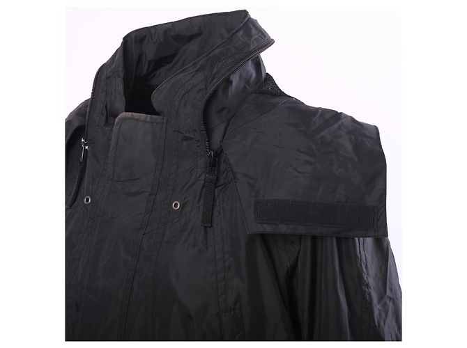 Impermeable ligero con vuelo Issey Miyake Negro - vista 5
