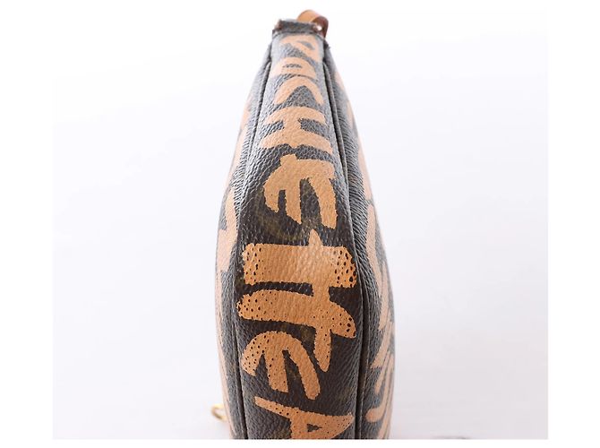 Borsa Louis Vuitton Pochette Accessoire Monogram Graffiti Marrone M92193 - vista 12