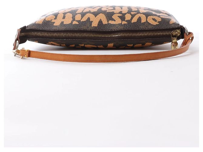 Borsa Louis Vuitton Pochette Accessoire Monogram Graffiti Marrone M92193 - vista 9