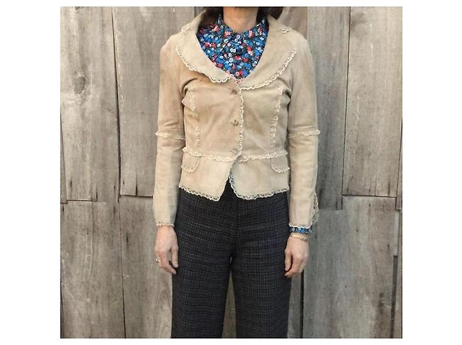 Ventcouvert Beige Wildlederjacke mit Spitzenbesatz - Ansicht 2