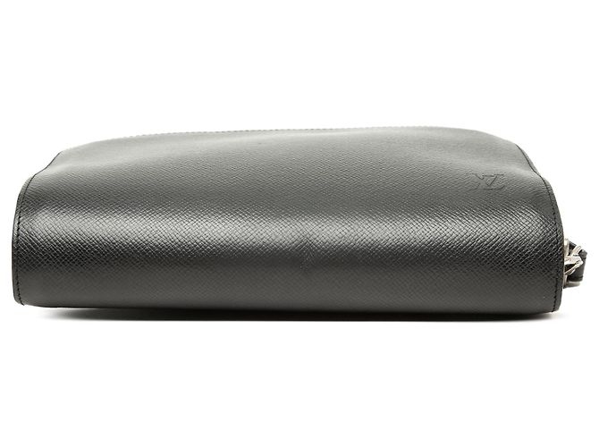 Pochette Baikal in pelle Taiga nera Louis Vuitton Nero - vista 3