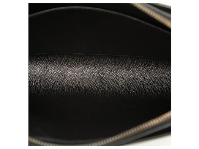 Pochette Baikal in pelle Taiga nera Louis Vuitton Nero - vista 4