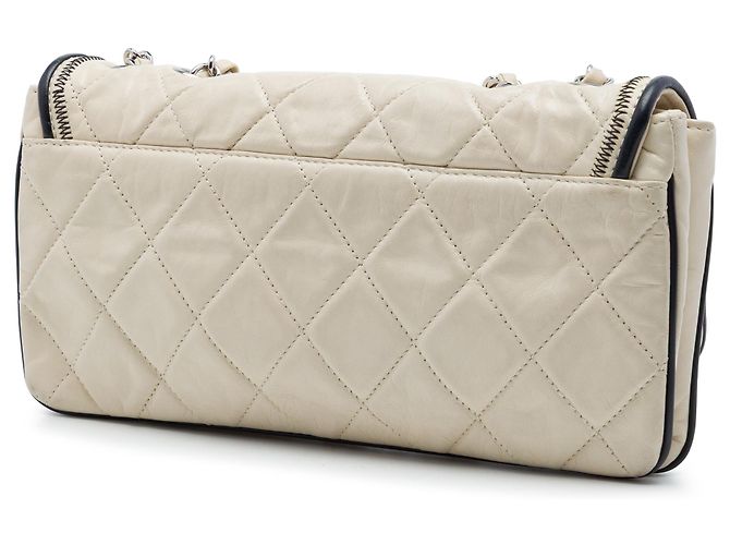 Chanel White Quilted Aged Lambskin Reissue 2.55 East West Flap Bianco Crudo - vista 2