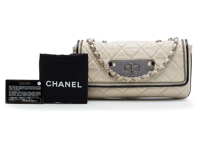 Chanel White Quilted Aged Lambskin Reissue 2.55 East West Flap Bianco Crudo - vista 7