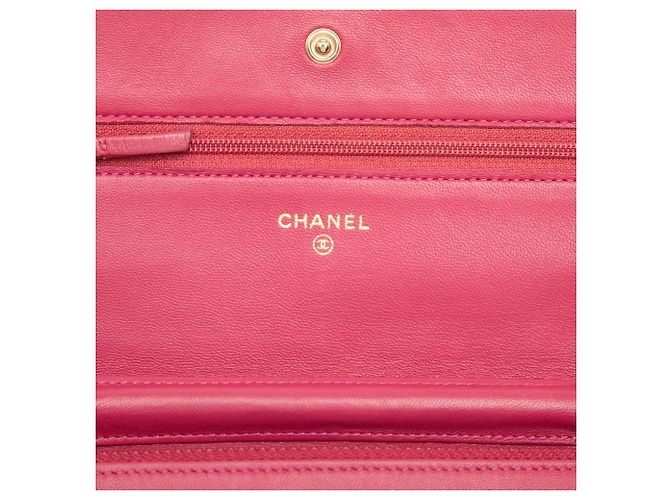 Wallet On Chain Portafoglio con catena Chanel in agnello con stampa CC rosa e camelia - vista 5