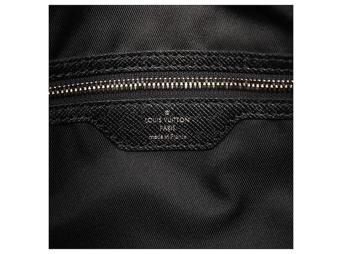 Louis Vuitton Keepall Bandouliere 50 in pelle Taiga nera Nero - vista 5