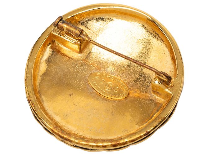 Spilla rotonda trapuntata Chanel Gold CC placcata oro D'oro - vista 2